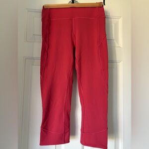 Lululemon Coral Cropped Compression Leggings